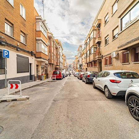 Edsam Madrid Apartments Black Ngoại thất bức ảnh