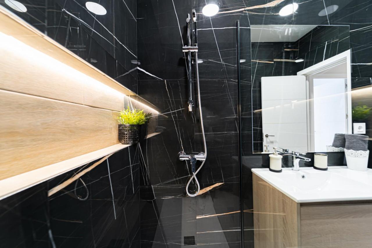 Edsam Madrid Apartments Black Ngoại thất bức ảnh