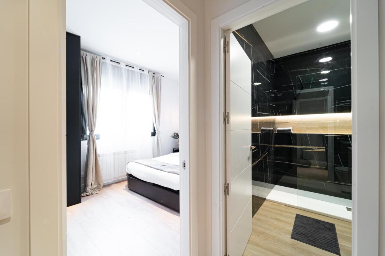 Edsam Madrid Apartments Black Ngoại thất bức ảnh