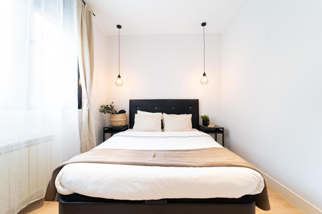 Edsam Madrid Apartments Black Ngoại thất bức ảnh